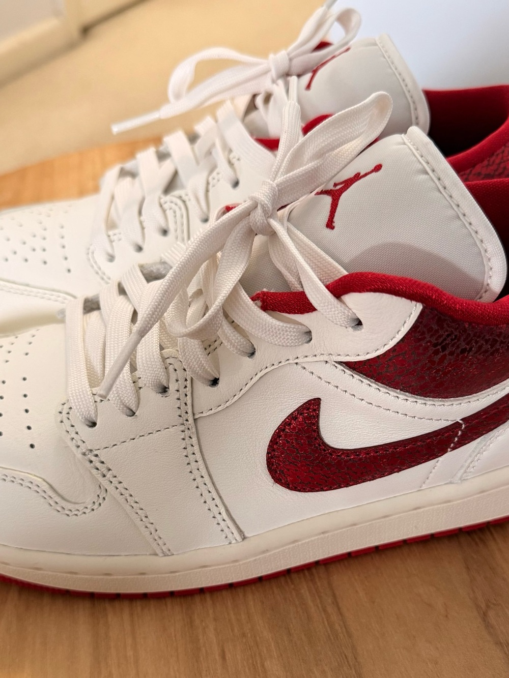 Nike White and Red Low-Top Sneakers